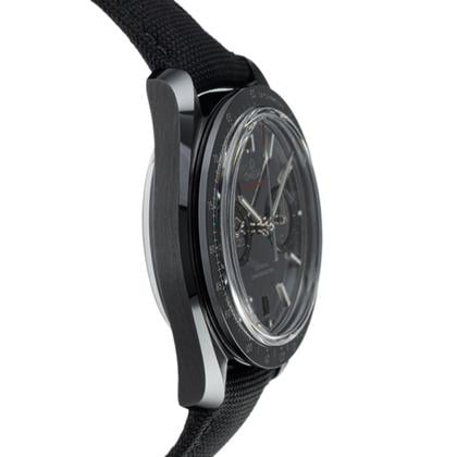 Omega Speedmaster  Darkside of the Moon 9300 Calibre