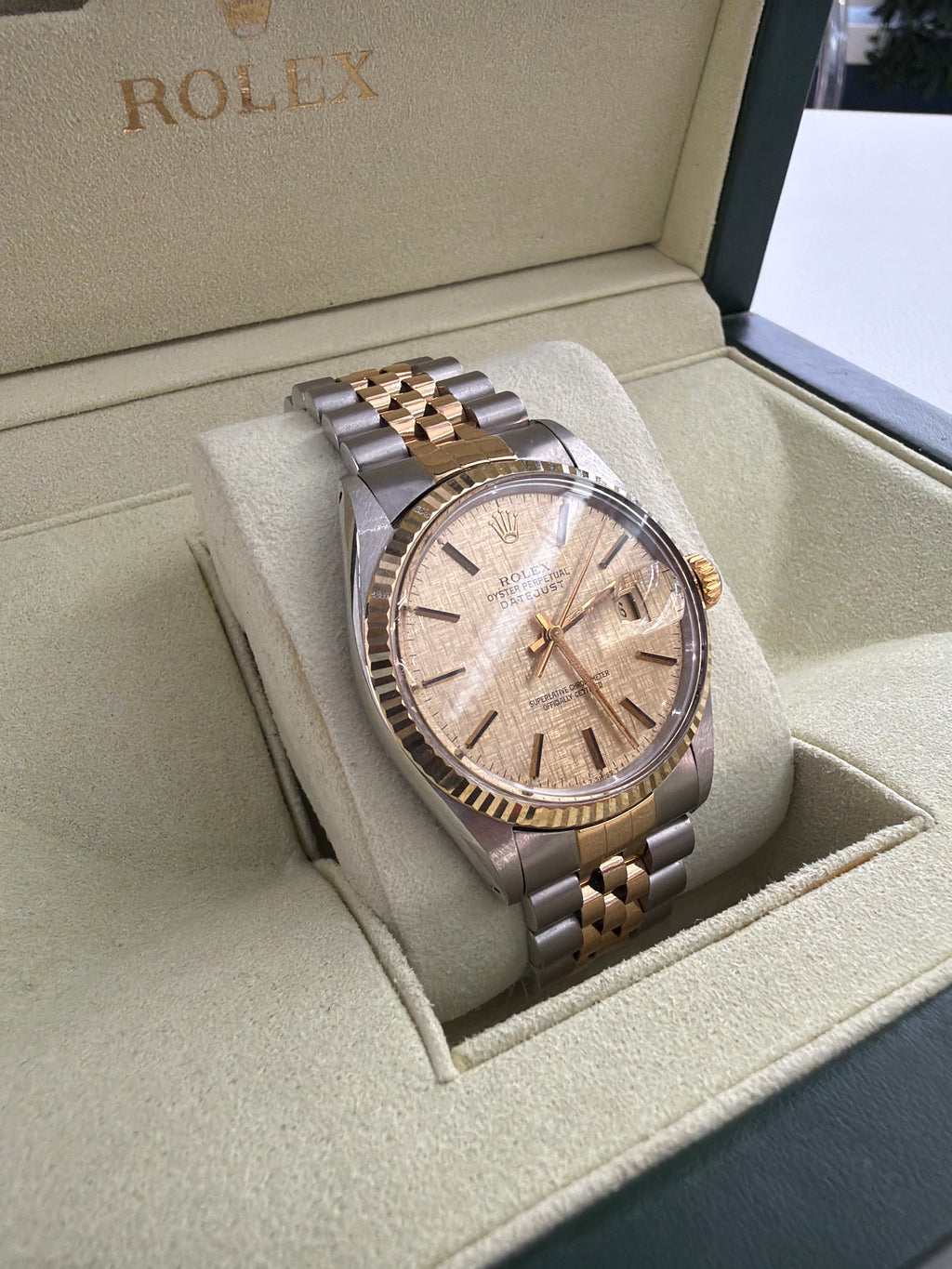 Rolex Datejust 1601 Champagne Linen Dial White Gold Bezel Vintage Watch