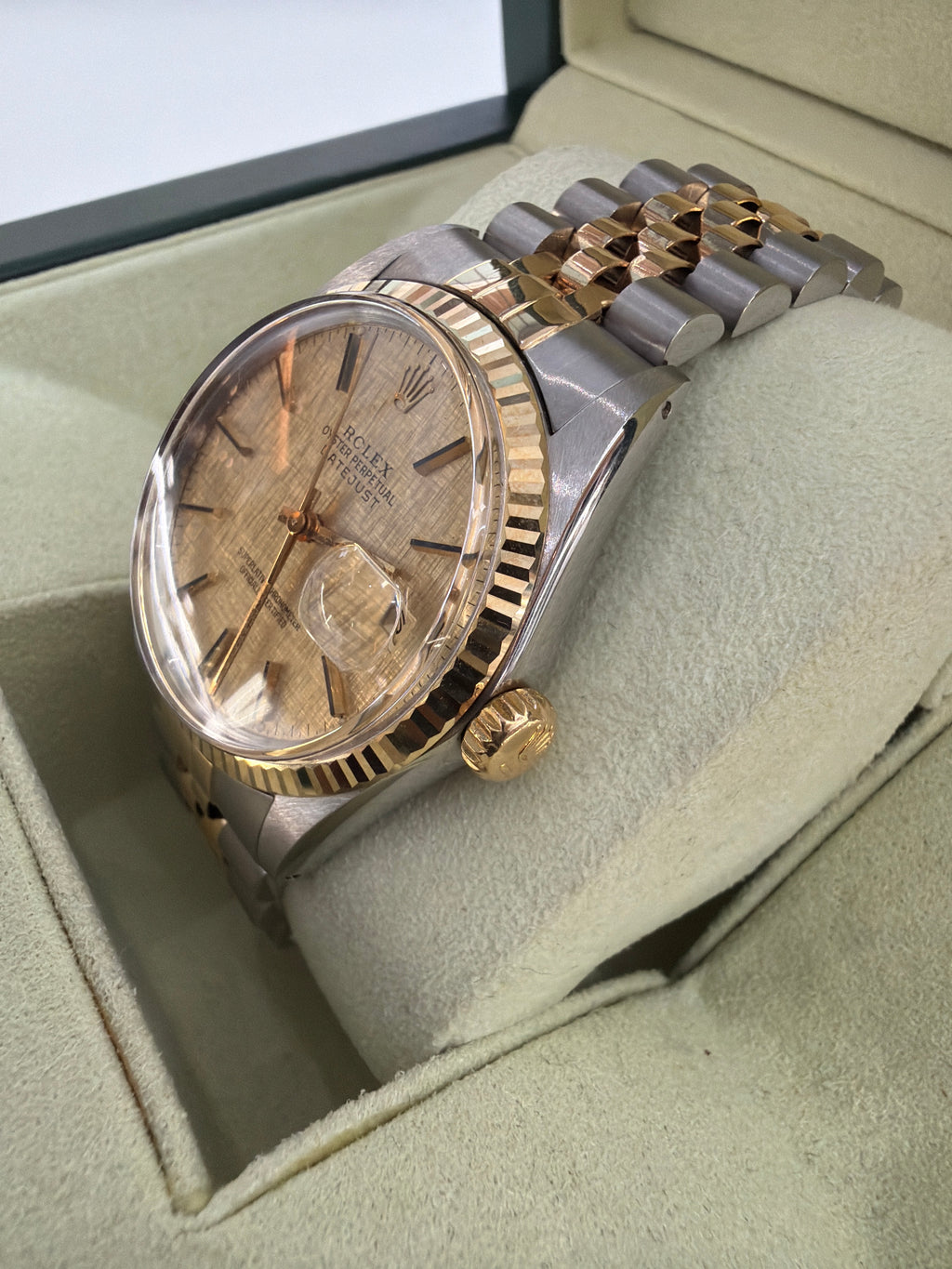Rolex Datejust 1601 Champagne Linen Dial White Gold Bezel Vintage Watch